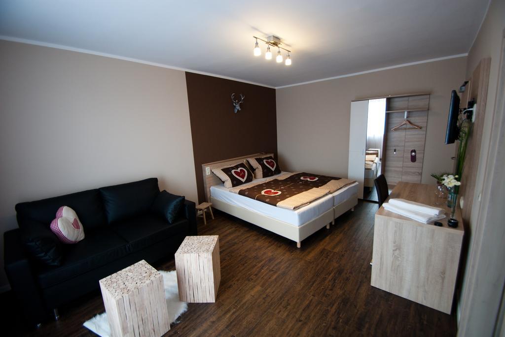 Pension Schenks Landgasthof Аморбах Стая снимка